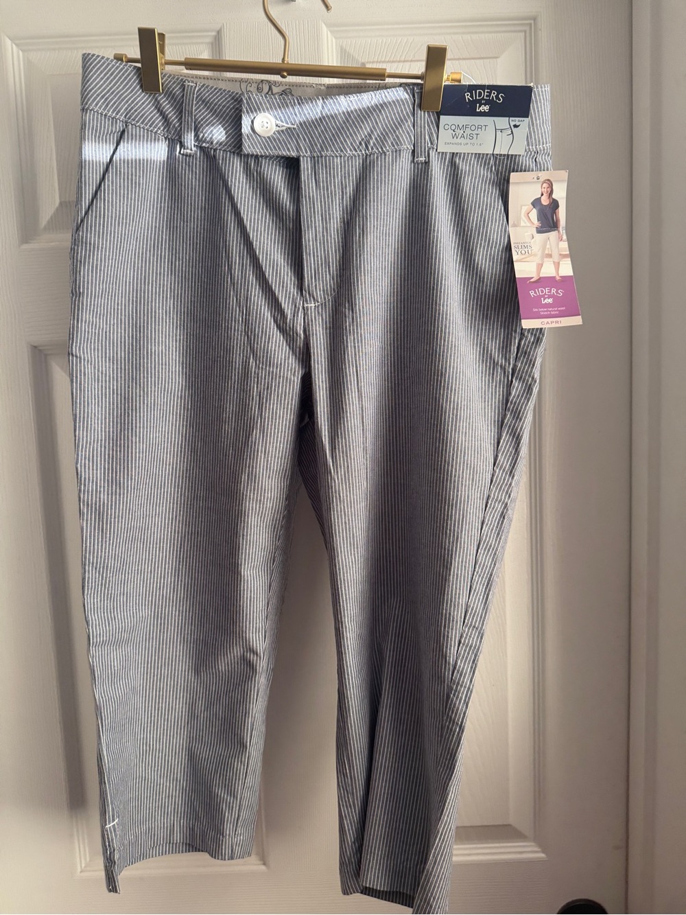 NWT Lee Women’s Gray and White Pinstripe Capri’s